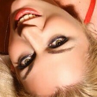 Рафаэлла Карнейро Голая