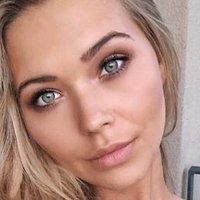Сандра Кубицка Голая
