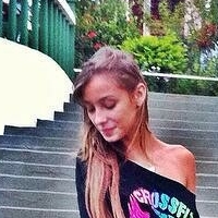 Сара Габриэла Голая