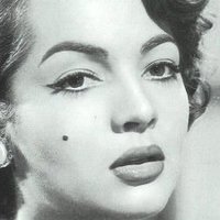Сара Монтьель Голая
