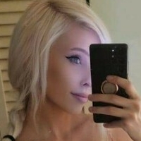 Словенская Банни Голая