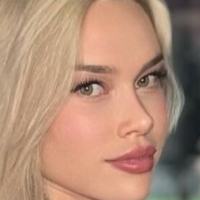 София Ариджан Голая