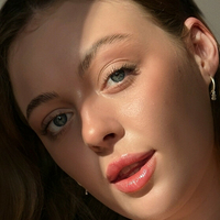 софи блумс фри Голая