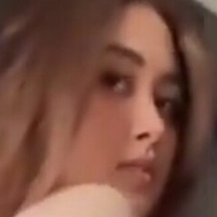 Сри Айю Тариса Голая