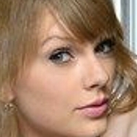 Тейлорс Голая