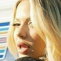 Теймани Голая