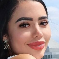 Валентина Запата Голая