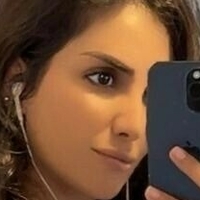 Уидад Серри Голая